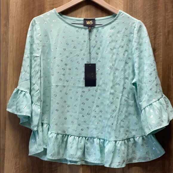 W5 - Flowy Top - Picture 1 of 4